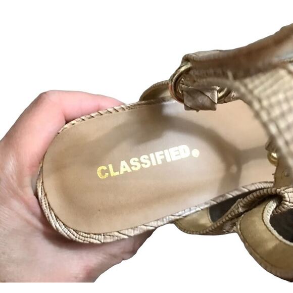 CLASSIFIED Womens Size 5.5 Beige Wedge Block Heel Strappy Peep Toe Shoes Sandals - Picture 9 of 10